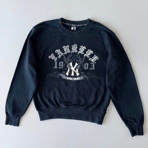 New York Yankees Vintage Embroidered Crewneck Sweatshirt